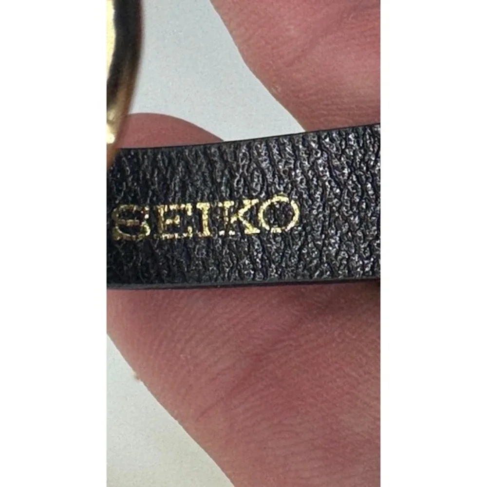 New Seiko Mickey Mouse Watch Womens Gold Leather Vintage Disney 3Y03-0049 Box
